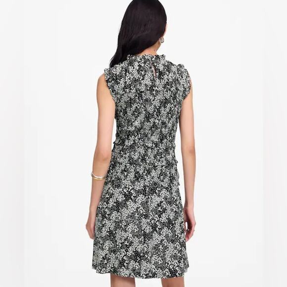 Madewell Smocked Crewneck Mini Dress in Floral Size 6 - Picture 10 of 11